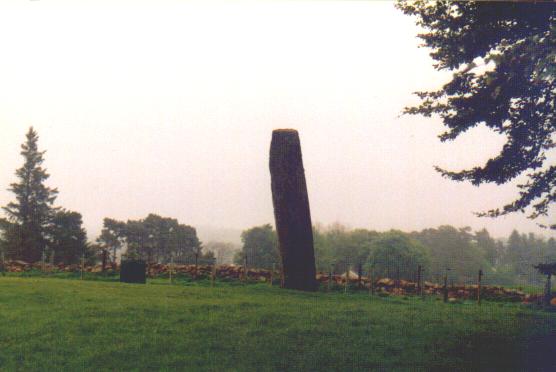 Langstane o' Craigearn (Standing Stone / Menhir) by Moth