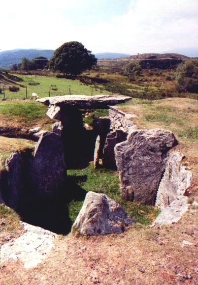Capel Garmon (Chambered Cairn) by Moth
