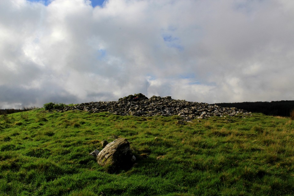 Cnwch Mawr (Llanddewi Brefi) (Round Cairn) by GLADMAN