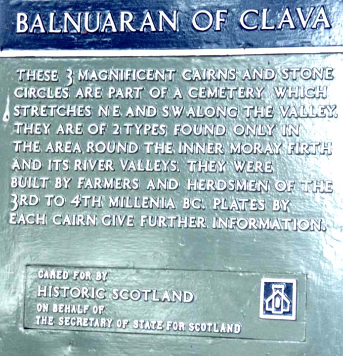 Clava Cairns (Clava Cairn) by treaclechops