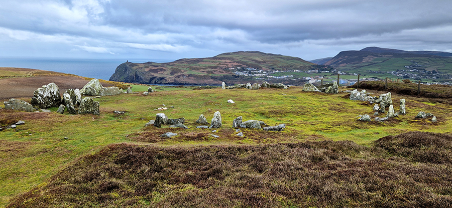 The Mull Circle (Chambered Cairn) by Zeb