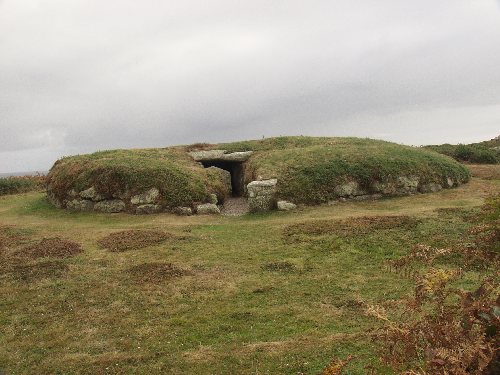 The Great Tomb on Porth Hellick Down (Chambered Cairn) by ocifant