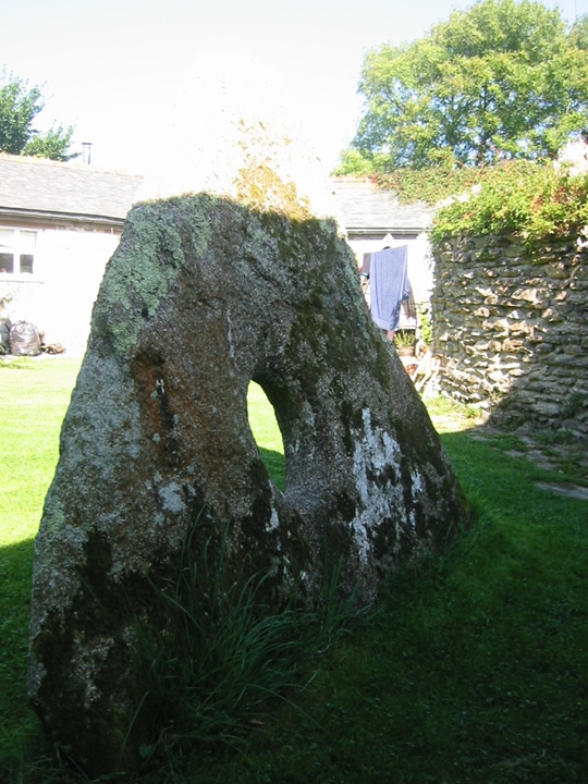 Tolvan Holed Stone (Holed Stone) by goffik
