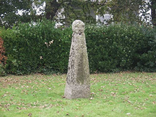 Maen Cadoar (Standing Stone / Menhir) by ocifant