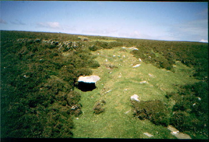 Calf of Eday NW (Chambered Tomb) by greywether
