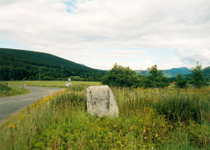 Clach Na h-Iobairt (Standing Stone / Menhir) by BigSweetie