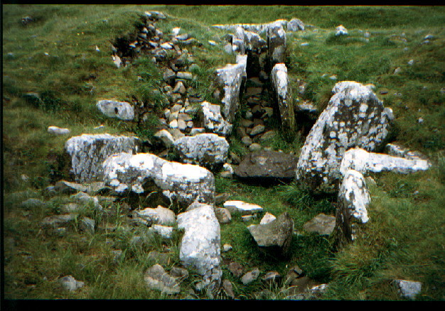 Cairn U (Passage Grave) by greywether