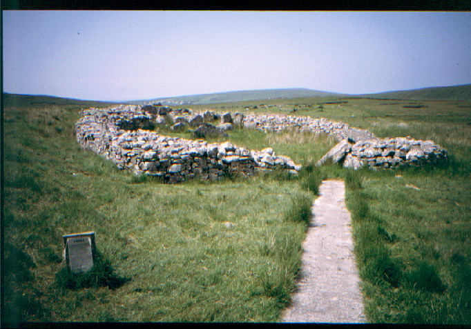 Cloghanmore (Court Tomb) by greywether