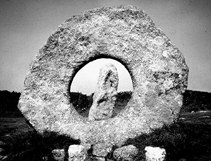 Men-An-Tol (Holed Stone) by greywether