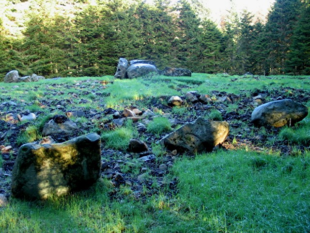 Cairnderry (Chambered Tomb) by greywether