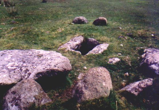 The Crock of Gold Cist (Cairn(s)) by Moth