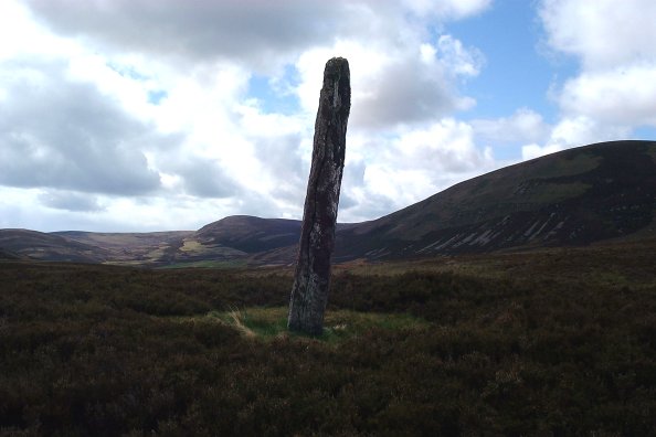 Clach Mhic Mhios, Glen Loth (Standing Stone / Menhir) by nickbrand
