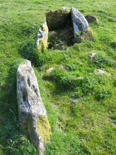 Baroile (Chambered Cairn) by greywether