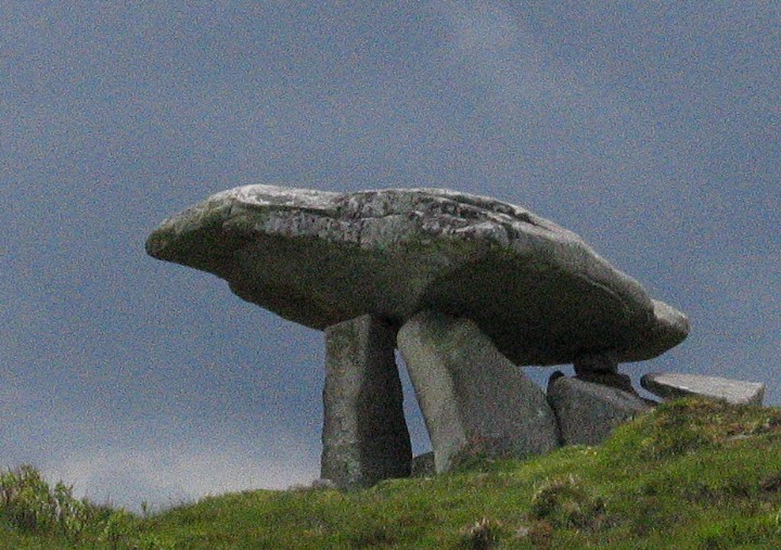 Kilclooney More (Portal Tomb) by greywether