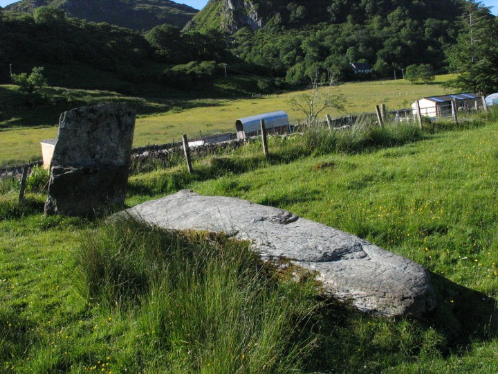Creagantairbh (Standing Stone / Menhir) by greywether