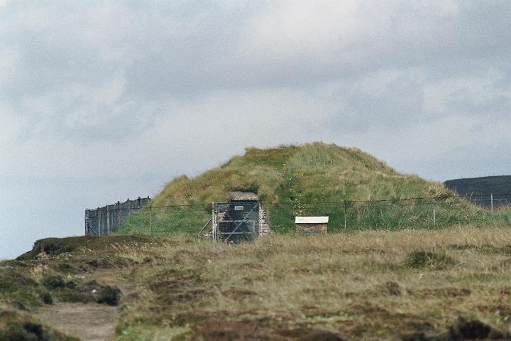 Knowe of Yarso (Chambered Cairn) by Moth
