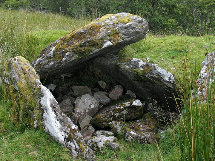 Balvraid (Chambered Cairn) by greywether