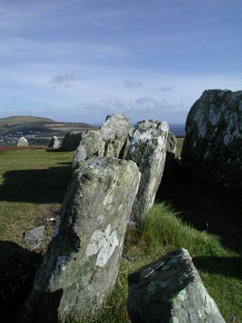 The Mull Circle (Chambered Cairn) by Jon on the Rock