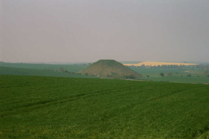 Silbury Hill (Artificial Mound) by Squid Tempest