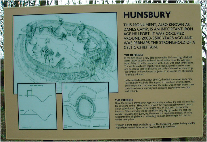 Hunsbury Hill (Hillfort) by heptangle