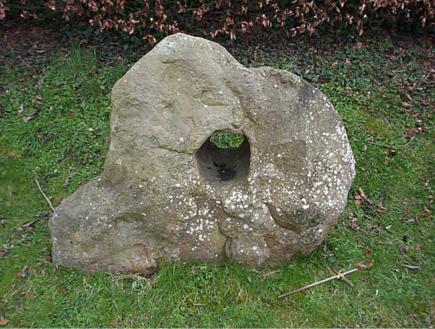 Woodborough Holed Stone (Holed Stone) by hamish