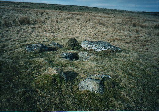 The Crock of Gold Cist (Cairn(s)) by Lubin