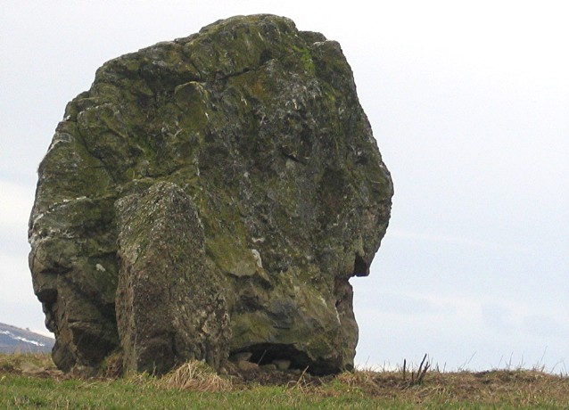 Carlin Stone (Standing Stone / Menhir) by greywether