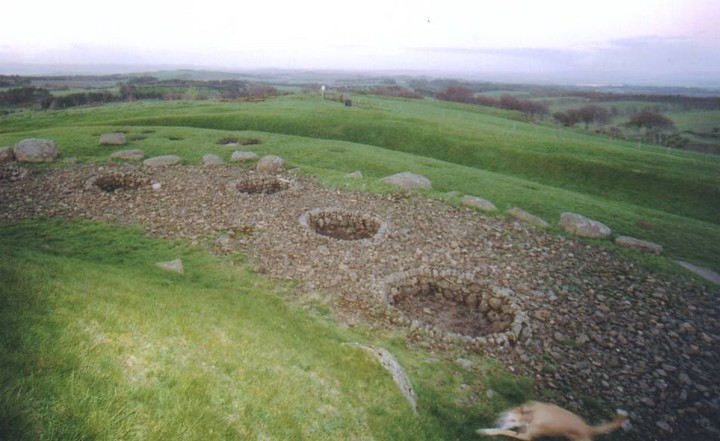 Cairnpapple (Henge) by follow that cow