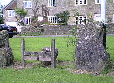 Faulkland (Standing Stones) by vulcan