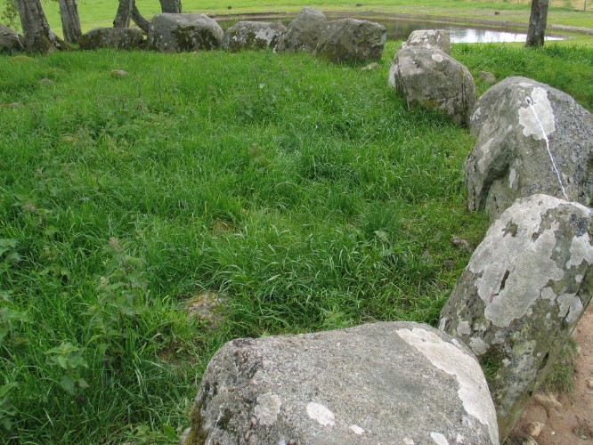 Dalcross Mains (Clava Cairn) by greywether