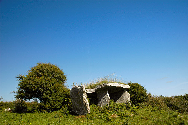 Clooneen (Wedge Tomb) by CianMcLiam