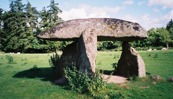 The Spinsters' Rock (Dolmen / Quoit / Cromlech) by texlahoma