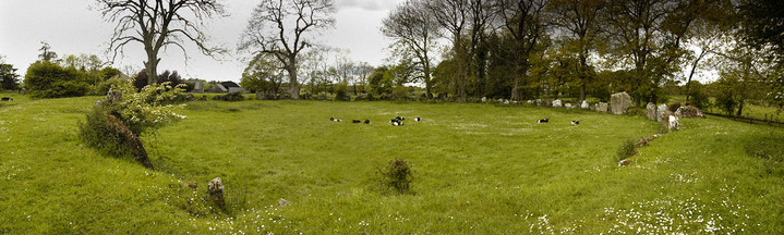 Grange / Lios, Lough Gur (Stone Circle) by CianMcLiam