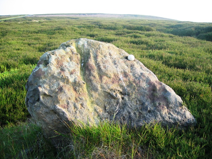 Glaisdale. Black Hill Stone (Standing Stones) by fitzcoraldo