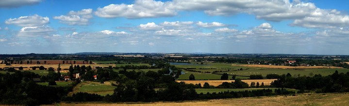 Wittenham Clumps and Castle Hill (Hillfort) by jamesd