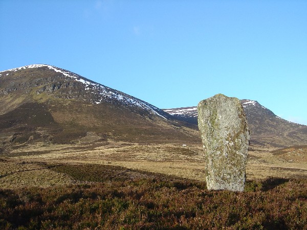 Clach Mhic Mhios, Glen Loth (Standing Stone / Menhir) by Vybik Jon
