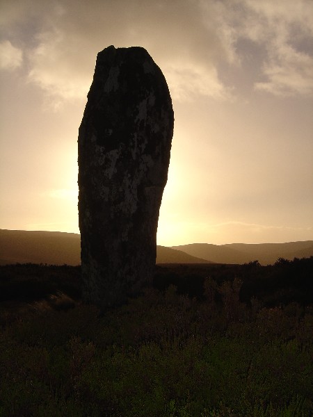 Clach Mhic Mhios, Glen Loth (Standing Stone / Menhir) by Vybik Jon