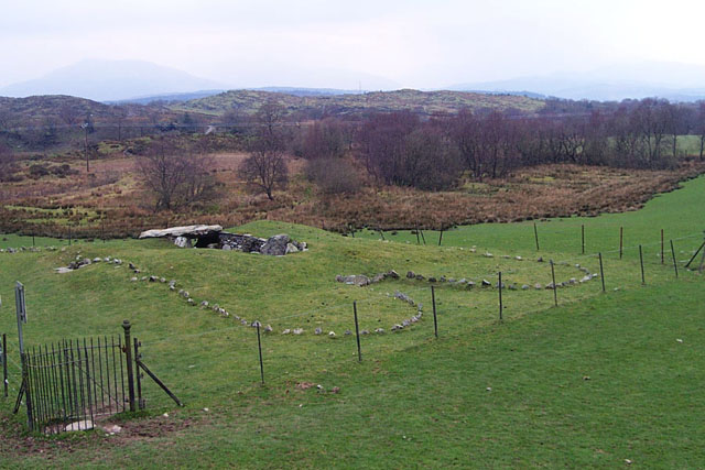 Capel Garmon (Chambered Cairn) by IronMan
