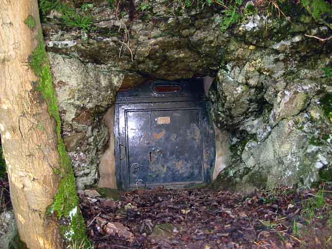 Dafar Ridge Cave (Cave / Rock Shelter) by stubob
