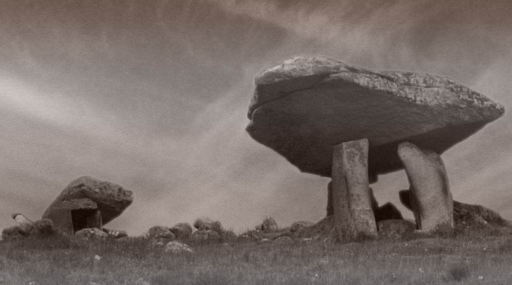 Kilclooney More (Portal Tomb) by caealun