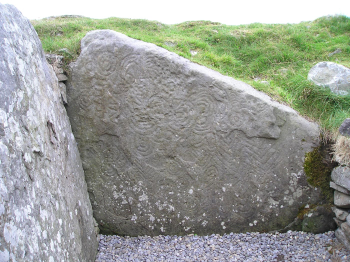Cairn U (Passage Grave) by tiompan