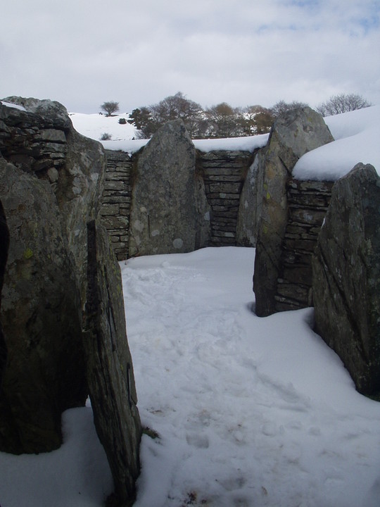 Capel Garmon (Chambered Cairn) by Adrian alla