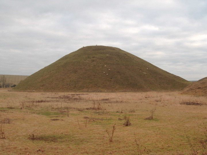 Silbury Hill (Artificial Mound) by bawn79