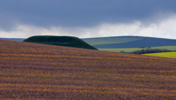 Silbury Hill (Artificial Mound) by follow that cow