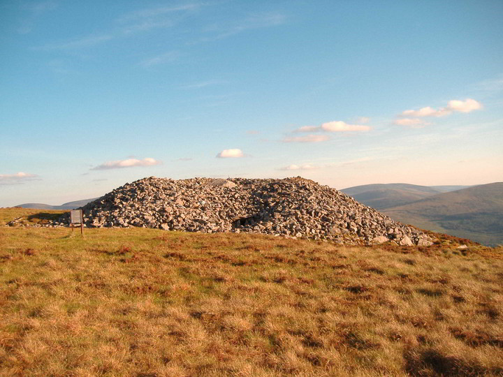 Seefin Hill (Chambered Cairn) by bawn79