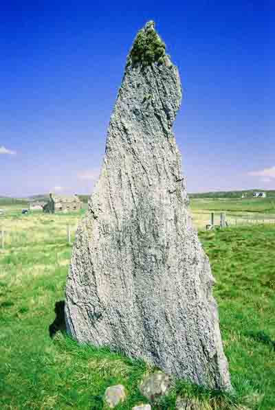 Cnoc Ceann a'Gharraidh (Stone Circle) by follow that cow