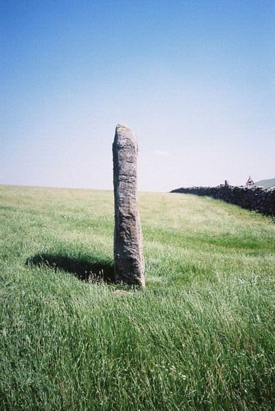 Moel-y-Sensigl (Standing Stone / Menhir) by Idwal