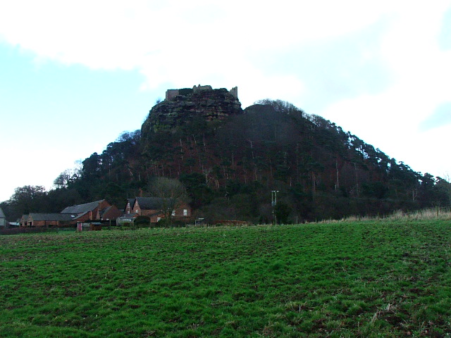 Beeston Crag (Ancient Village / Settlement / Misc. Earthwork) by postman