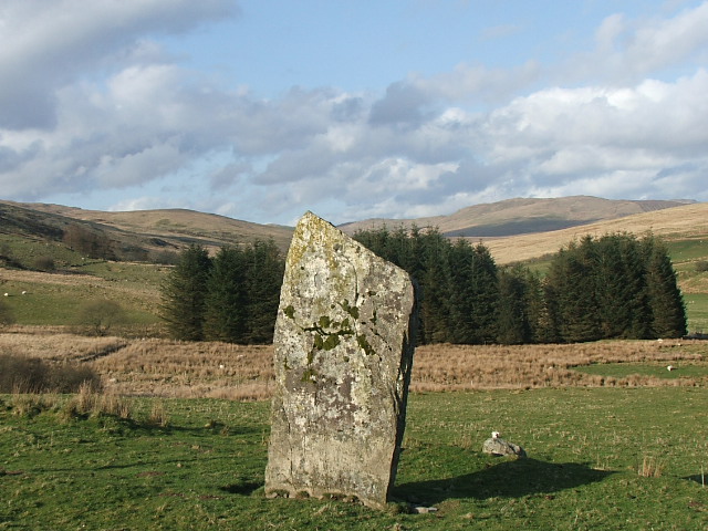 Llech Idris (Standing Stone / Menhir) by postman