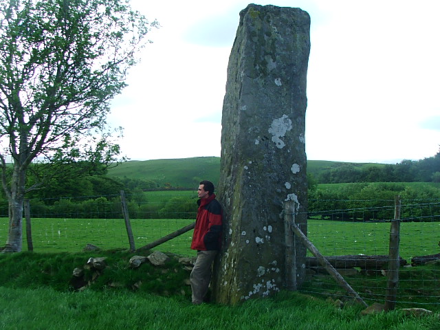 Hirfaen Gwyddog (Standing Stone / Menhir) by postman